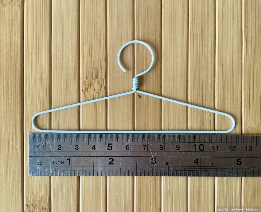 Вешалки металлические — Другие аксессуары для кукол (фото 2)