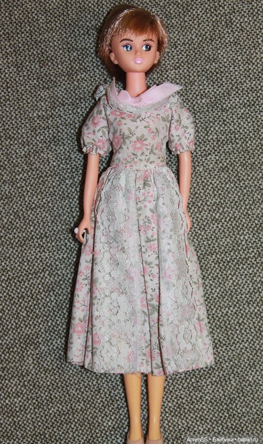 Винтажная подружка Дженни Кисара