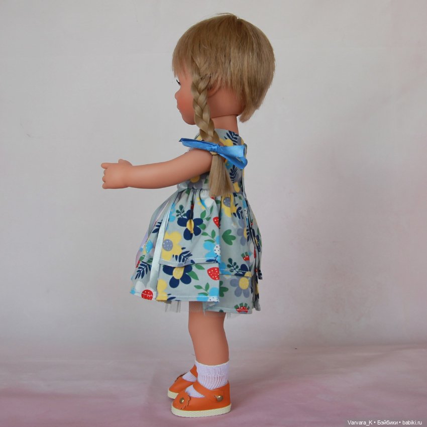 Carmen Gonzalez, кукла Мариетта с косичками, в летнем платье, 34 см (фото 6)