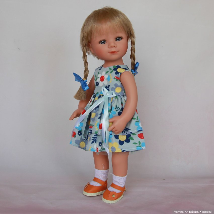 Carmen Gonzalez, кукла Мариетта с косичками, в летнем платье, 34 см (фото 5)