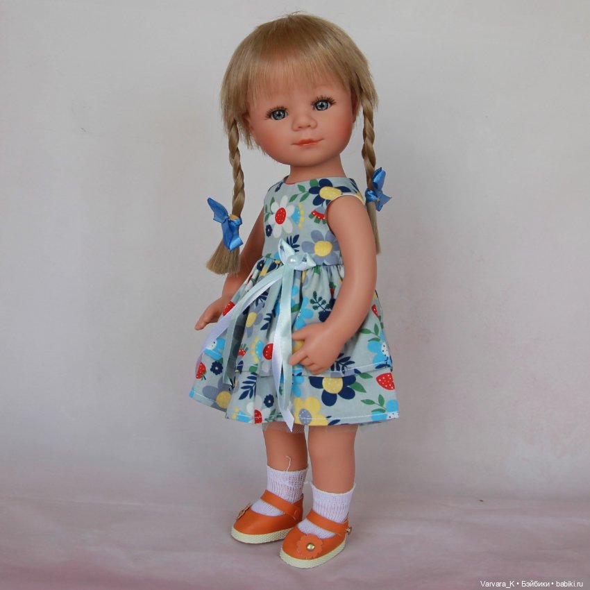 Carmen Gonzalez, кукла Мариетта с косичками, в летнем платье, 34 см (фото 4)