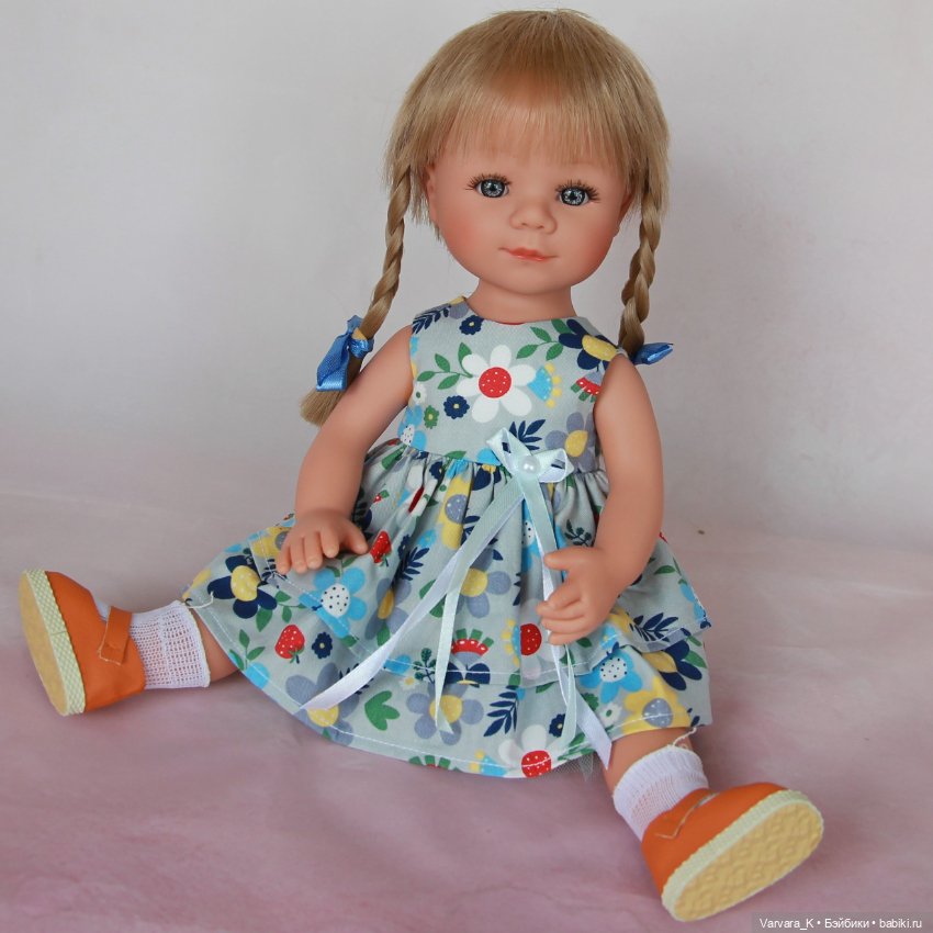 Carmen Gonzalez, кукла Мариетта с косичками, в летнем платье, 34 см (фото 10)