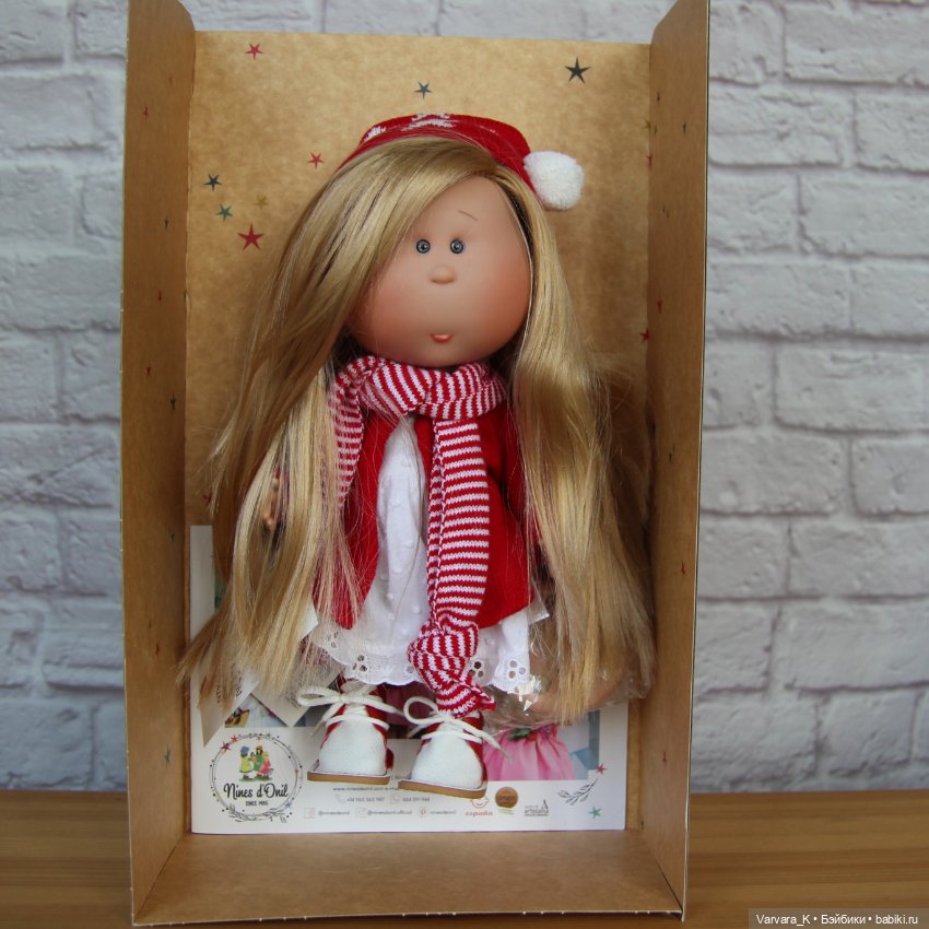 Nines D Onil кукла Mia Мия Speсial , красно-белый наряд, 30 см