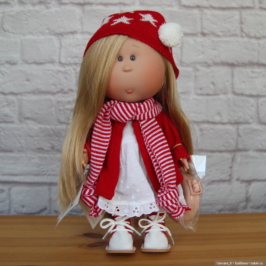 Nines D Onil кукла Mia Мия Speсial , красно-белый наряд, 30 см (фото 2)