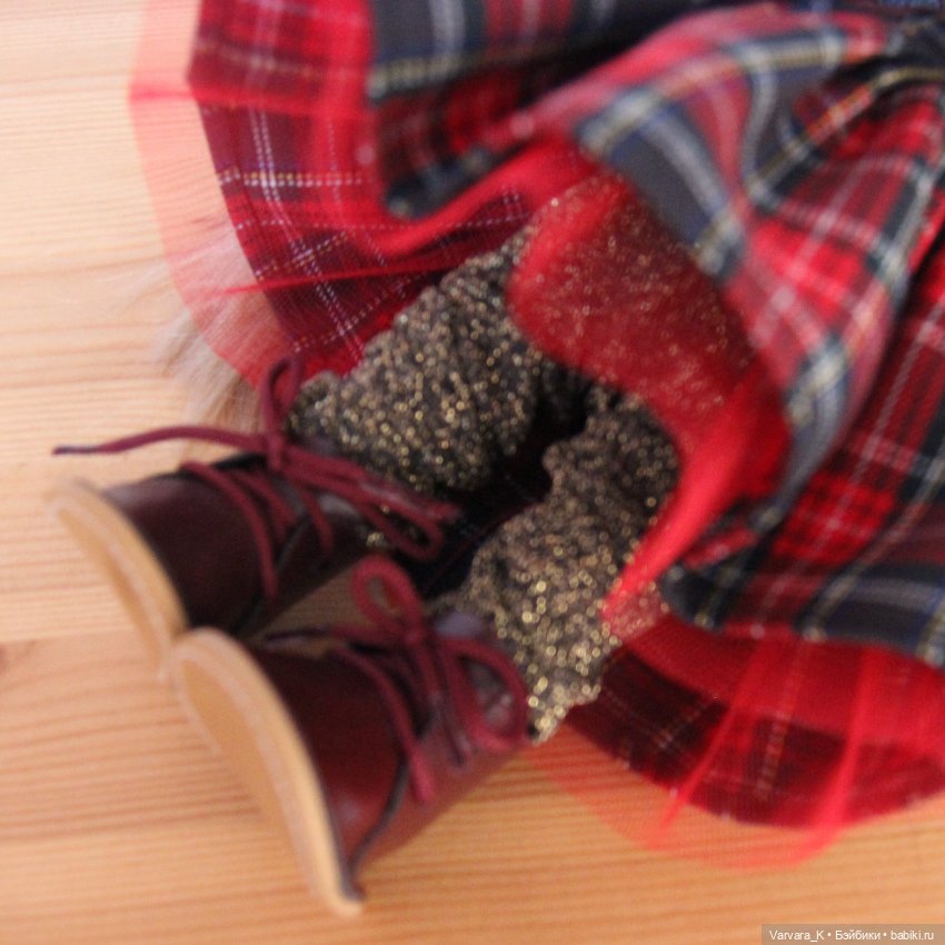 Nines D Onil кукла Мия блондинка, в клетчатом платье , 30 см