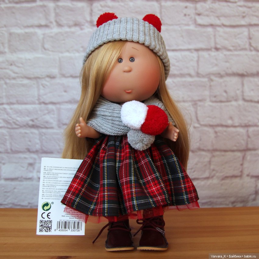 Nines D Onil кукла Мия блондинка, в клетчатом платье , 30 см (фото 2)