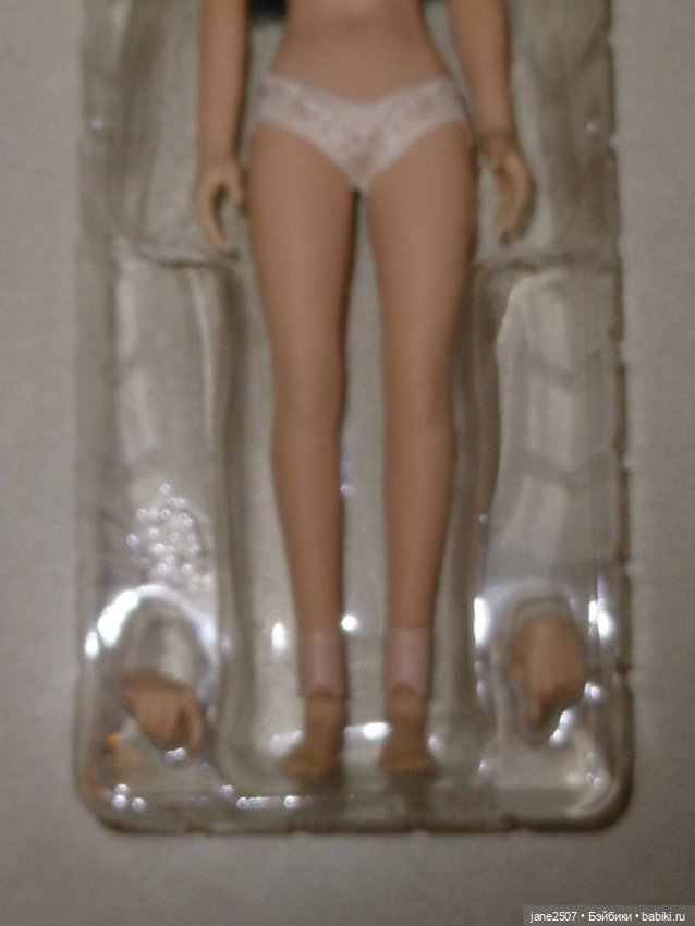 Бесшовная шарнирная кукла Фицен Phicen Pale Body pllb2013-16 (большой бюст) MIB (фото 2)