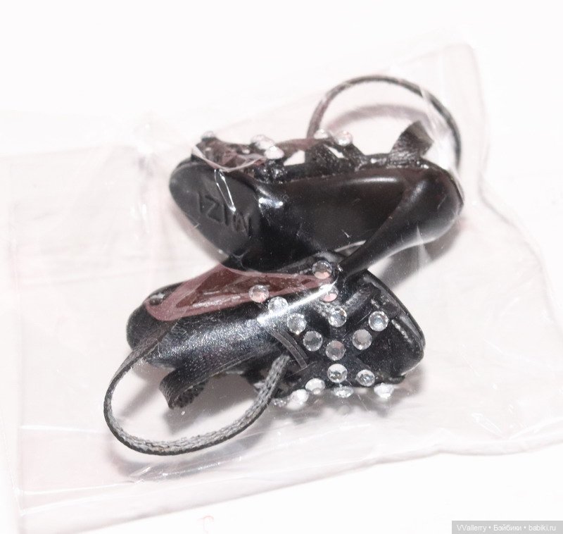 Обувь Mizi Black Bow Tie — Обувь для кукол