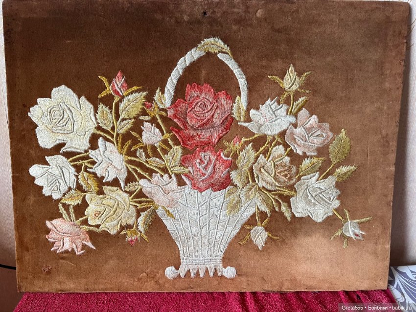 Шикарная старинная вышивка, на коричневом бархате , 1946- 1947 год (фото 2)