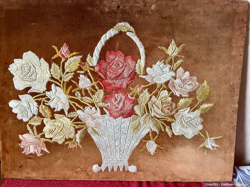 Шикарная старинная вышивка, на коричневом бархате , 1946- 1947 год