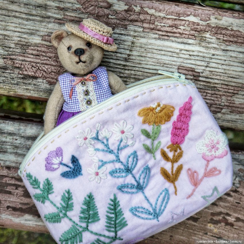 Мишка Тедди талисман в косметичке с вышивкой (фото 4)