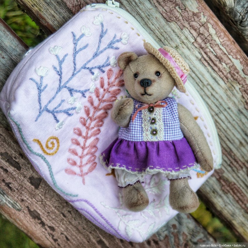 Мишка Тедди талисман в косметичке с вышивкой (фото 6)