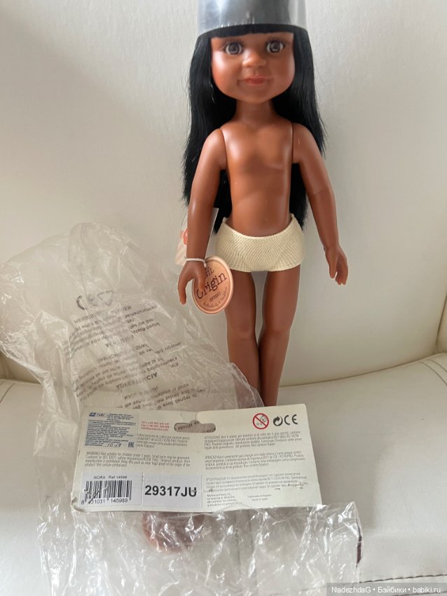 Клепа Нора с сережками 2017 год Paola Reina