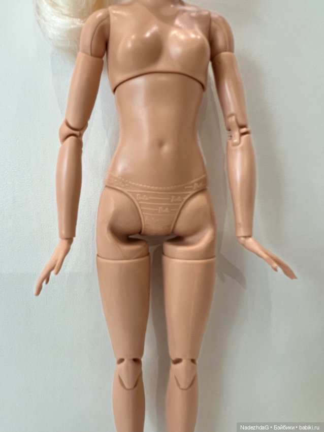 Барби базовая 02 Карл Нюд