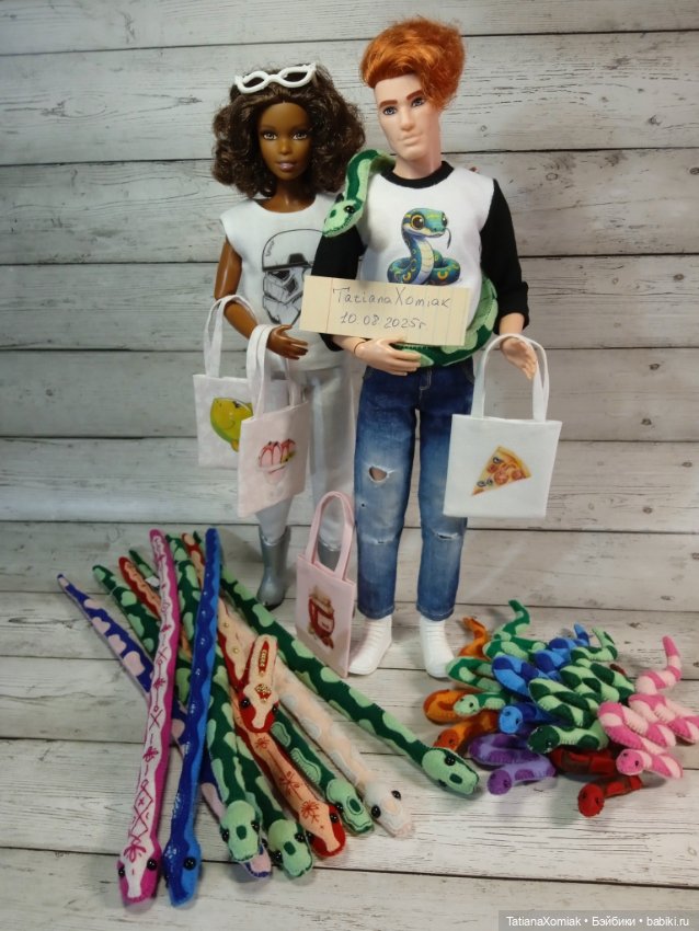 Змеи и сумочки для кукол — Другие аксессуары для кукол