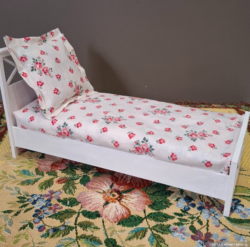 Кроватка с матрацем и постельный бельём (фото 9)