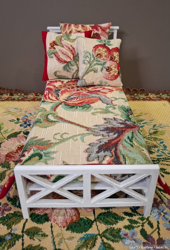 Кроватка с матрацем и постельный бельём (фото 2)