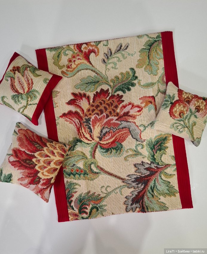 Кроватка с матрацем и постельный бельём (фото 4)