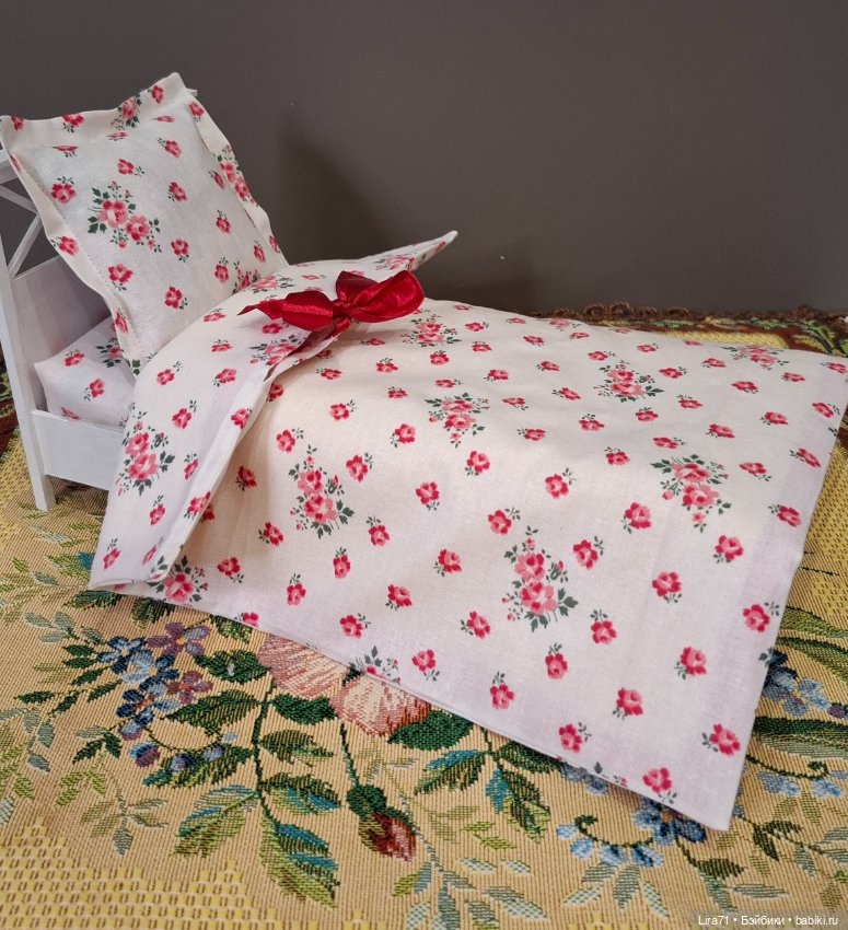 Кроватка с матрацем и постельный бельём (фото 10)