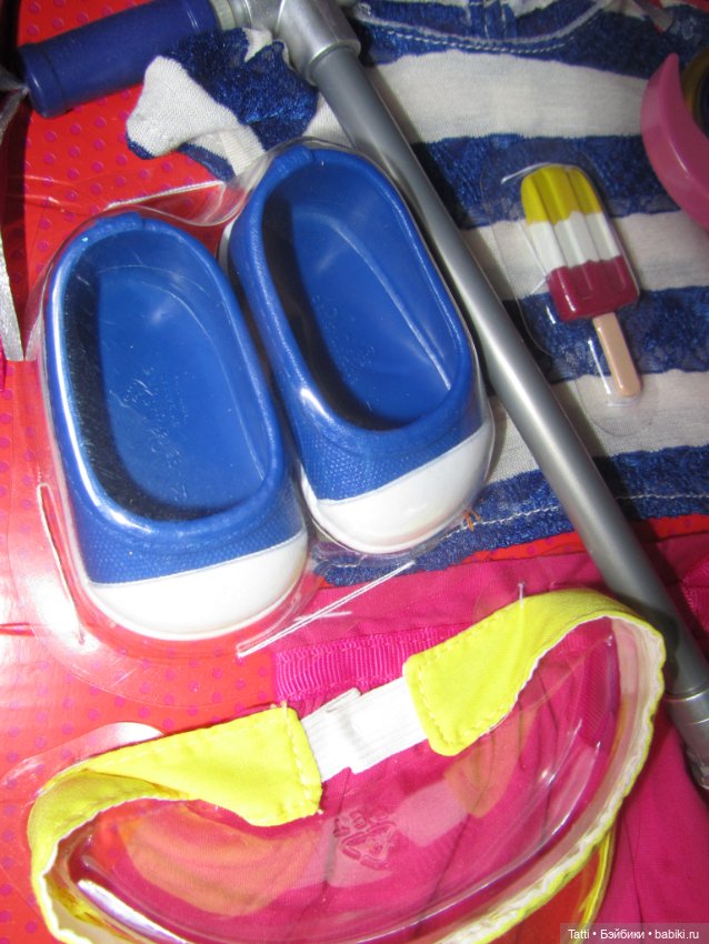 Набор кукольной одежды ДеЛюкс с самокатом (фото 2)