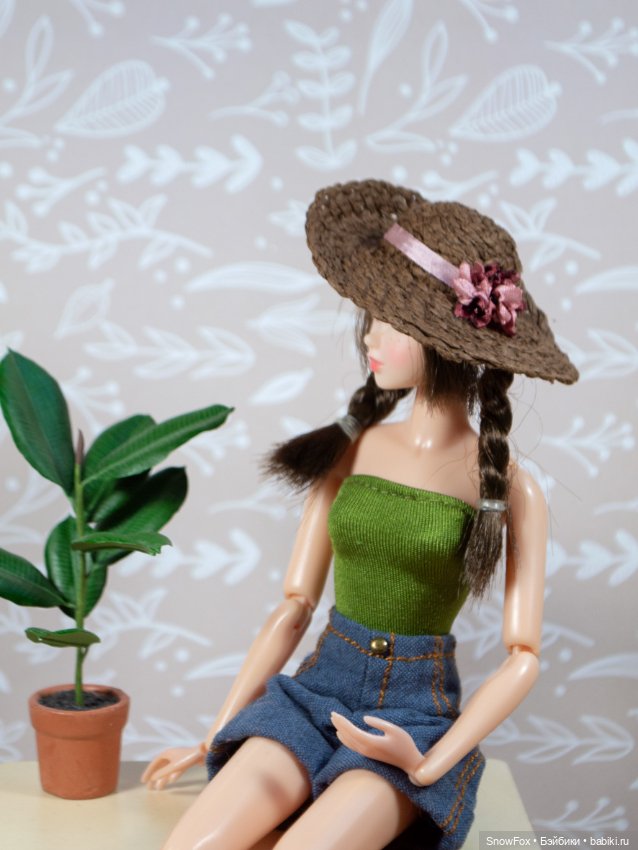 Соломенная шляпка "Розовые цветы" для кукол 1:6 (обхват головы 9,5 см) (фото 2)