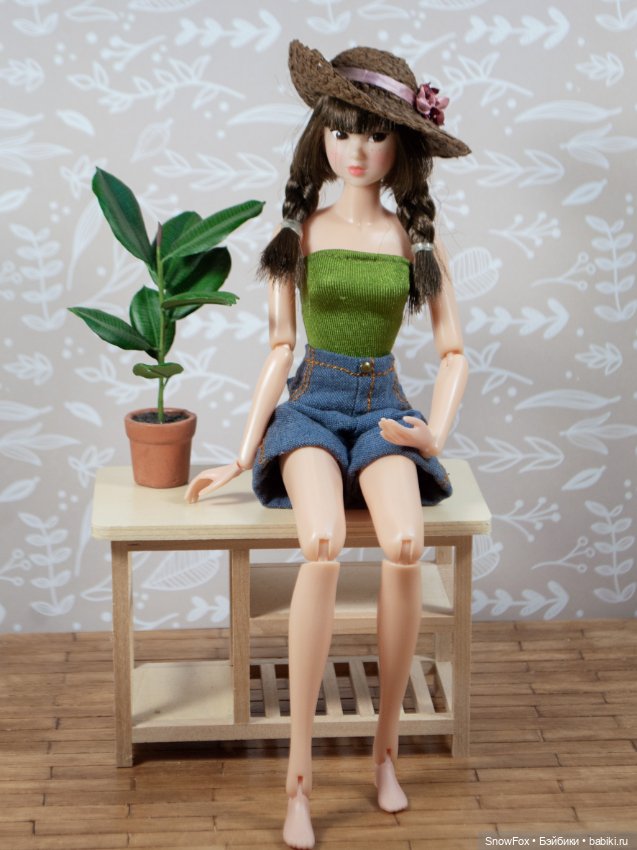 Соломенная шляпка "Розовые цветы" для кукол 1:6 (обхват головы 9,5 см)