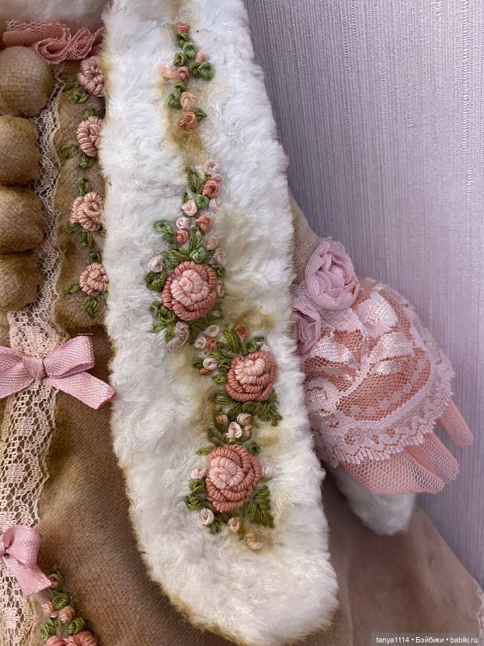 Плюшевая зайка "Анжелика" ручной работы (фото 3)