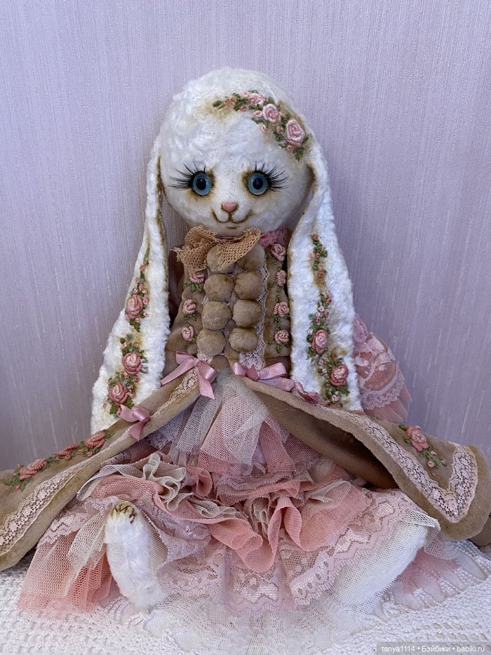 Плюшевая зайка "Анжелика" ручной работы