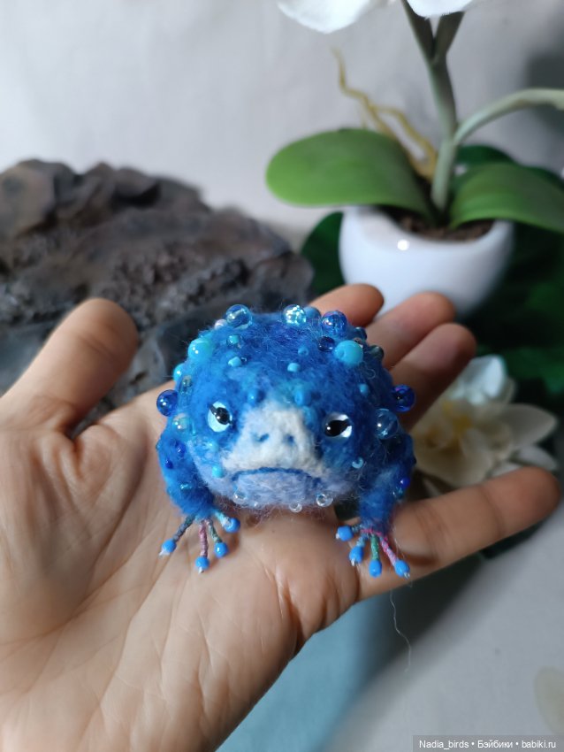 Голубая жабка — Авторские игрушки (фото 2)