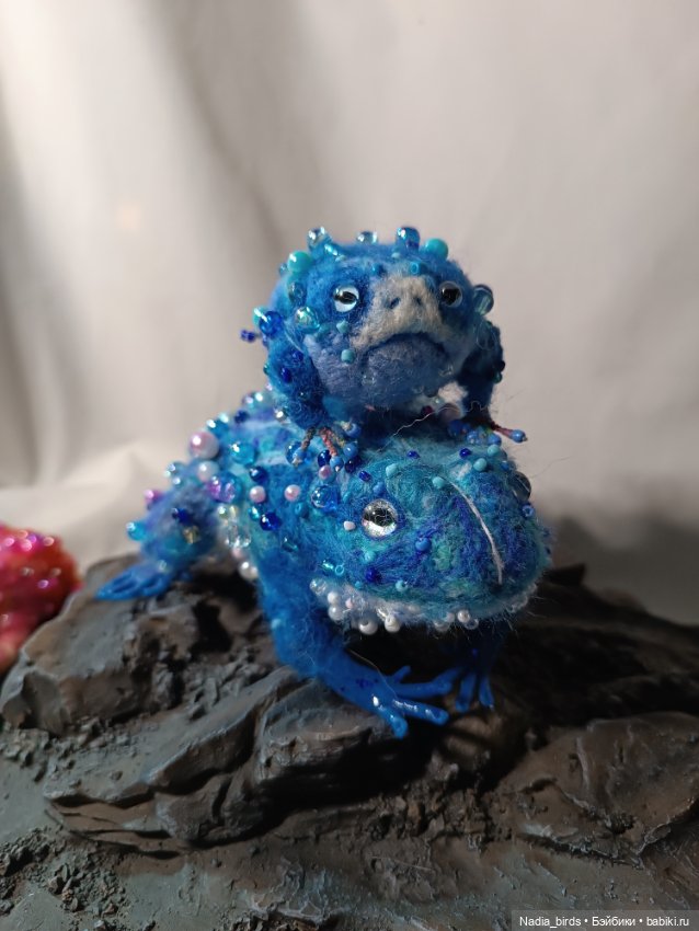 Голубая жабка — Авторские игрушки (фото 8)