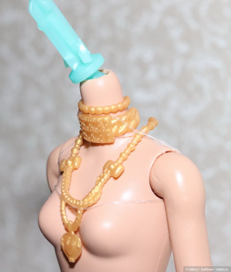 Тело Барби Экстра - Блондинка с голубыми прядями (фото 3)