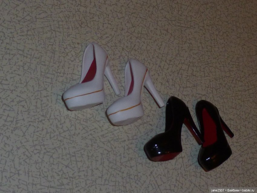 Лот обуви для Phicen и кукол с большой стопой (3.5 см) - туфли черные и белые - новые (фото 2)