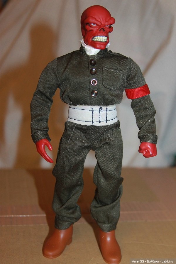 Шарнирный Red Skull компании Toy Biz (фото 3)