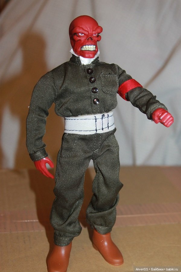 Шарнирный Red Skull компании Toy Biz (фото 4)