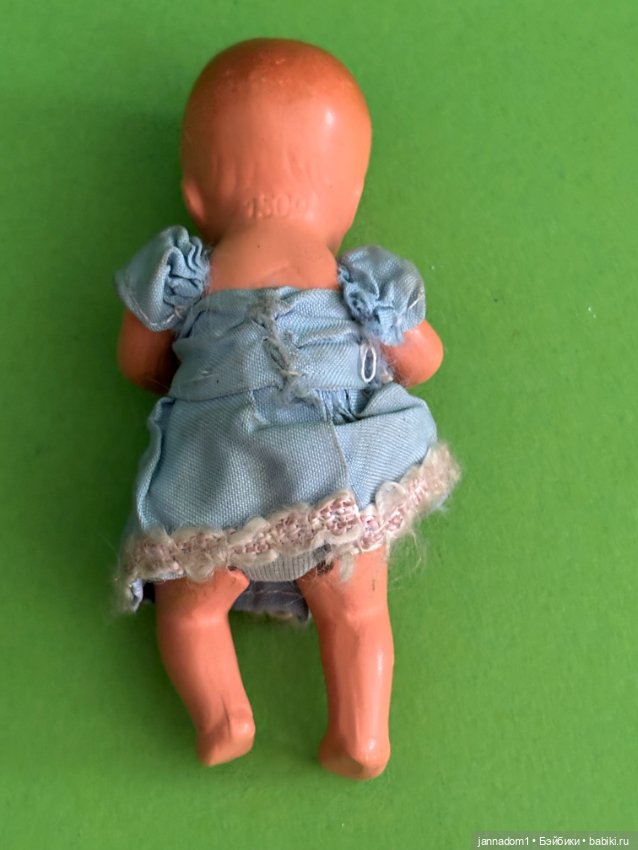 Керамический пупсик Hertwig с рельефными волосами, высота 9 см (фото 6)