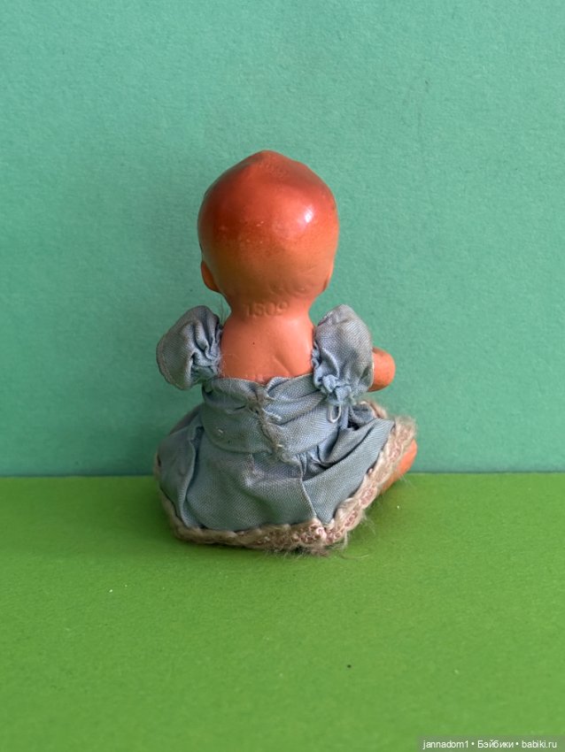 Керамический пупсик Hertwig с рельефными волосами, высота 9 см (фото 3)