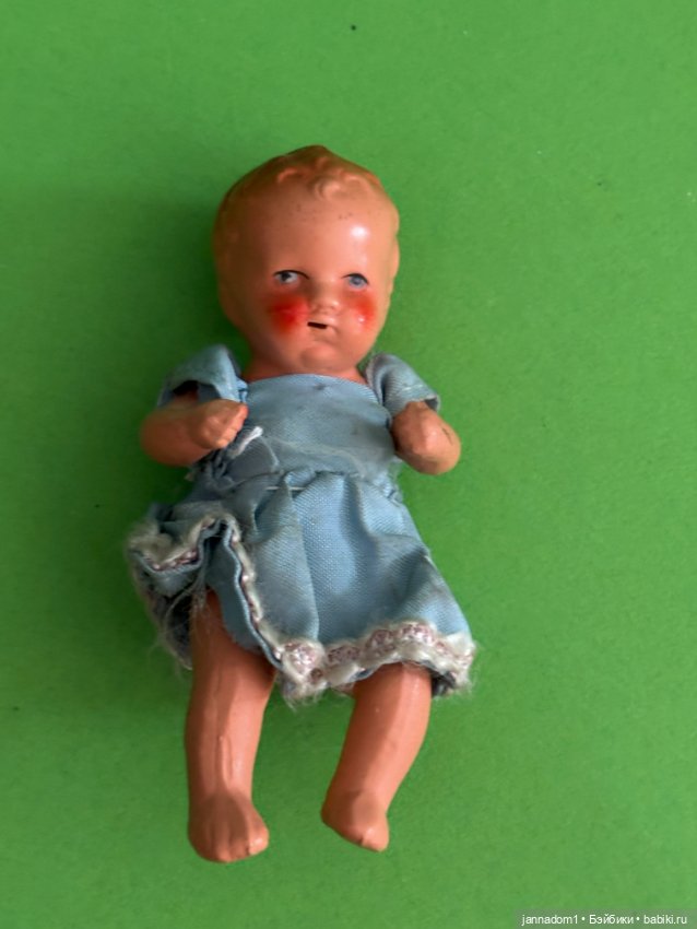 Керамический пупсик Hertwig с рельефными волосами, высота 9 см (фото 5)