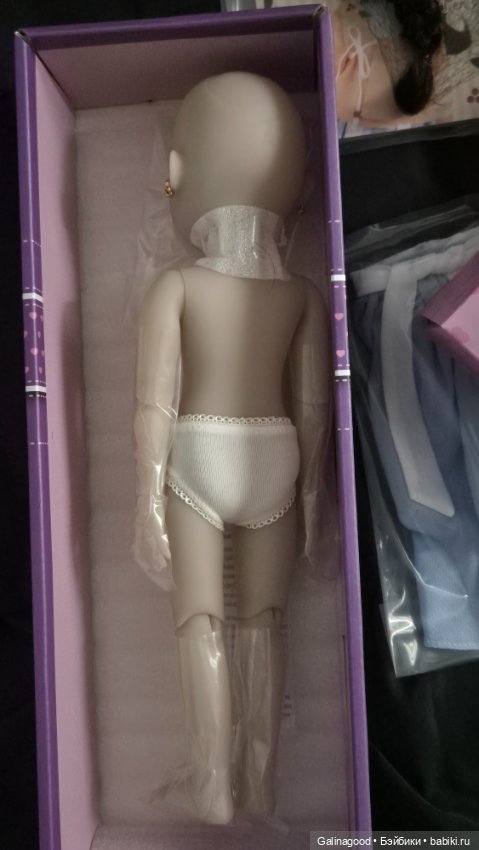 Ten Ping Ruby Red — Коллекционные куклы (фото 3)