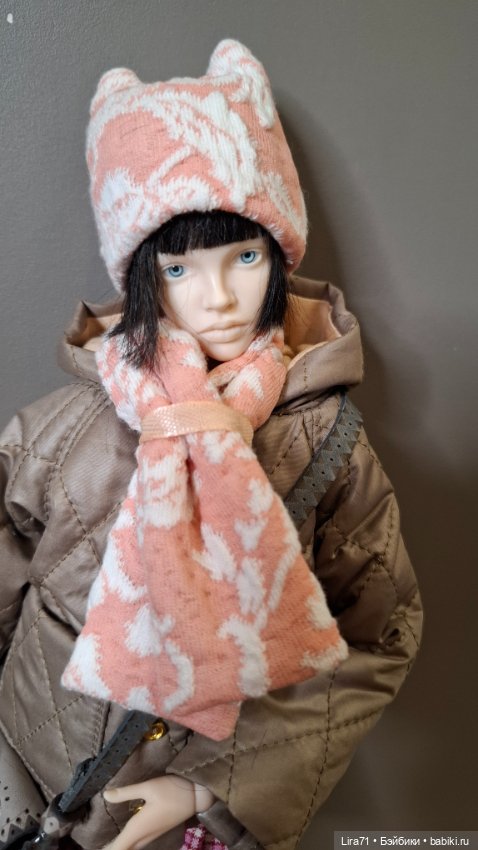 Шапка с ушками и шарф для девочек 1/4