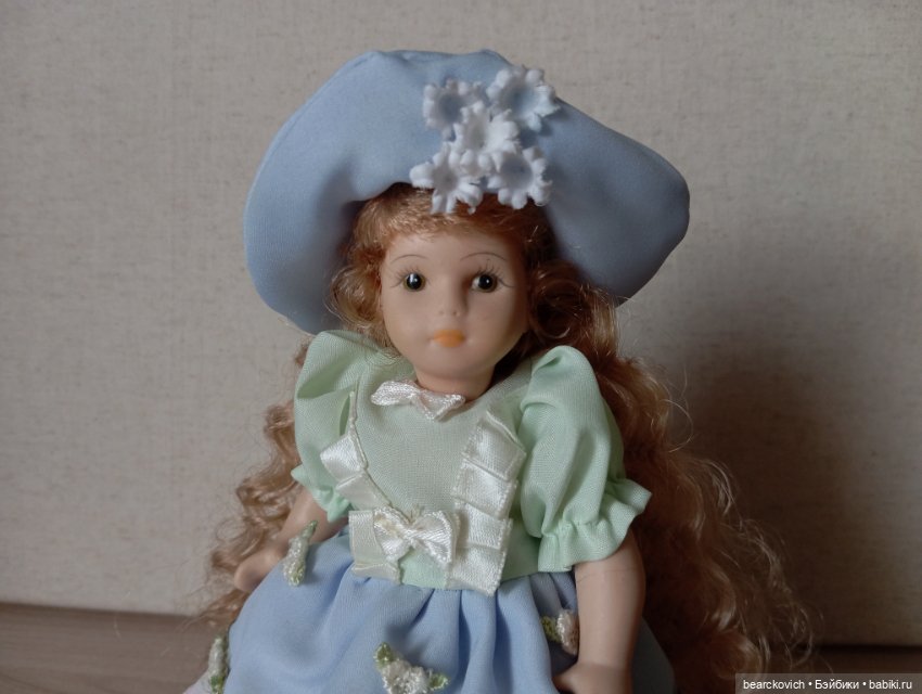 Винтажная фарфоровая куколка (фото 2)