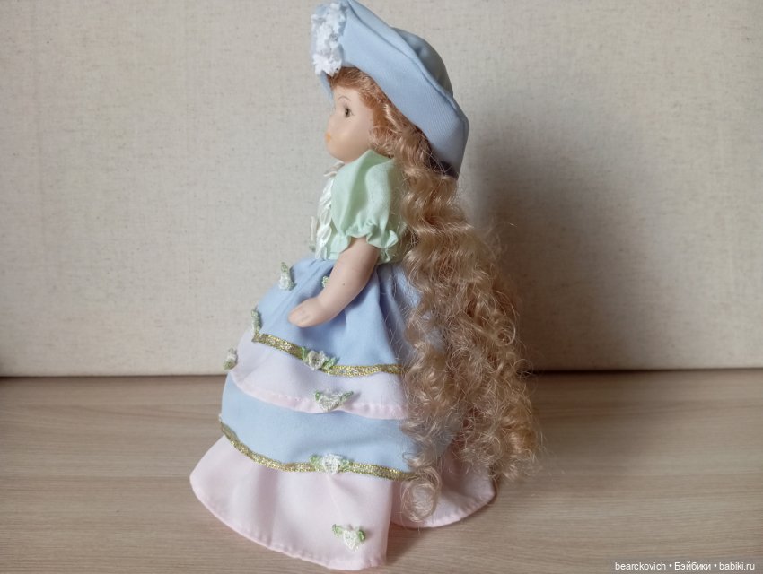 Винтажная фарфоровая куколка (фото 3)