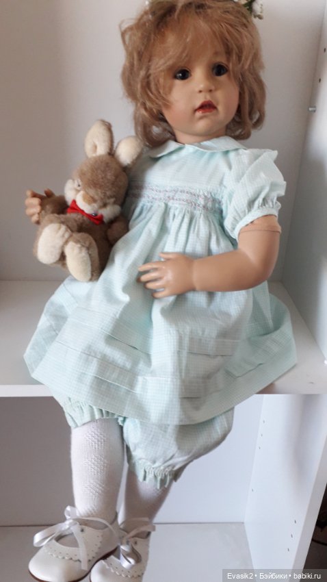 Коллекционная виниловая кукла