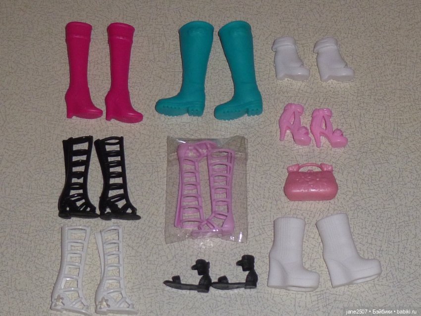 Лот обуви для Барби с разными типами стоп - сапоги, босоножки - всё новое