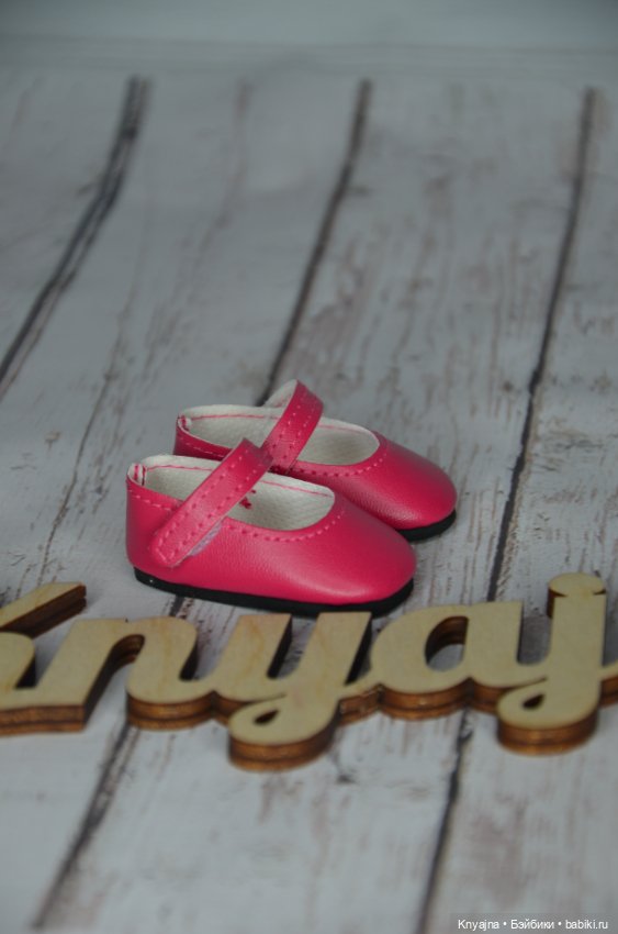 Фирменные малиновые туфли Паола Рейна