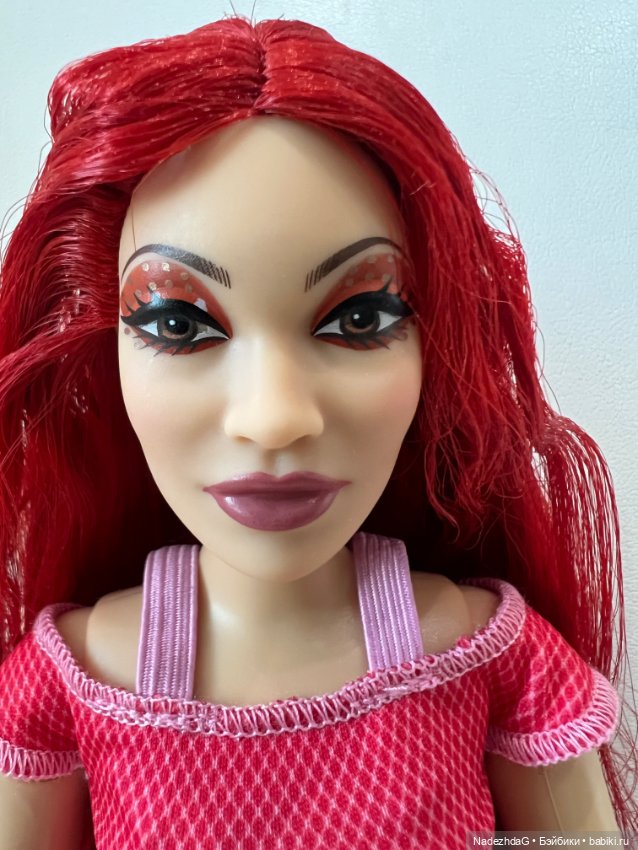 Голова красной королевы на теле Барби йоги (фото 10)