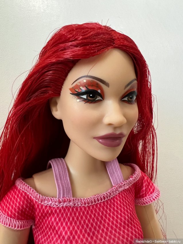 Голова красной королевы на теле Барби йоги (фото 8)