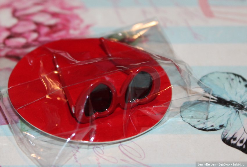 Очки от Poppy Parker Be Mine (Integrity toys)