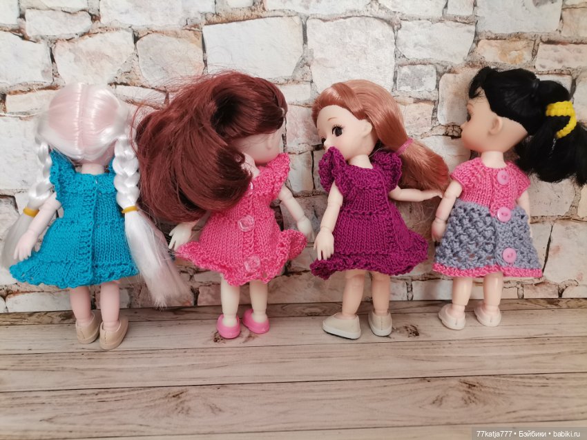 Вязаные платьица для кукол формата Баболи (фото 3)