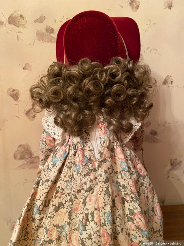 Фарфоровая барышня с сумочкой (фото 2)