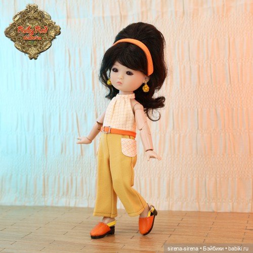 Аутфит, парик, сумочка от мини Тен Пинг от Руби Ред 20 см